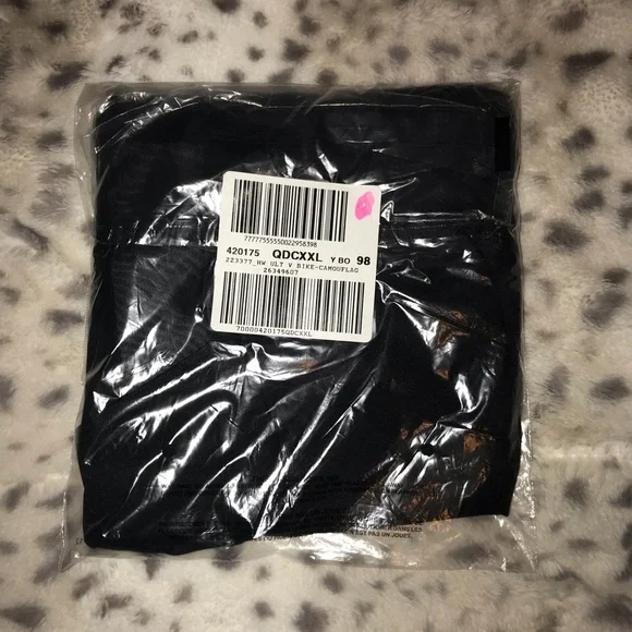 Vs Pink Ultimate High Waist 6" Bike Short With Mesh - Picture 11 of 11